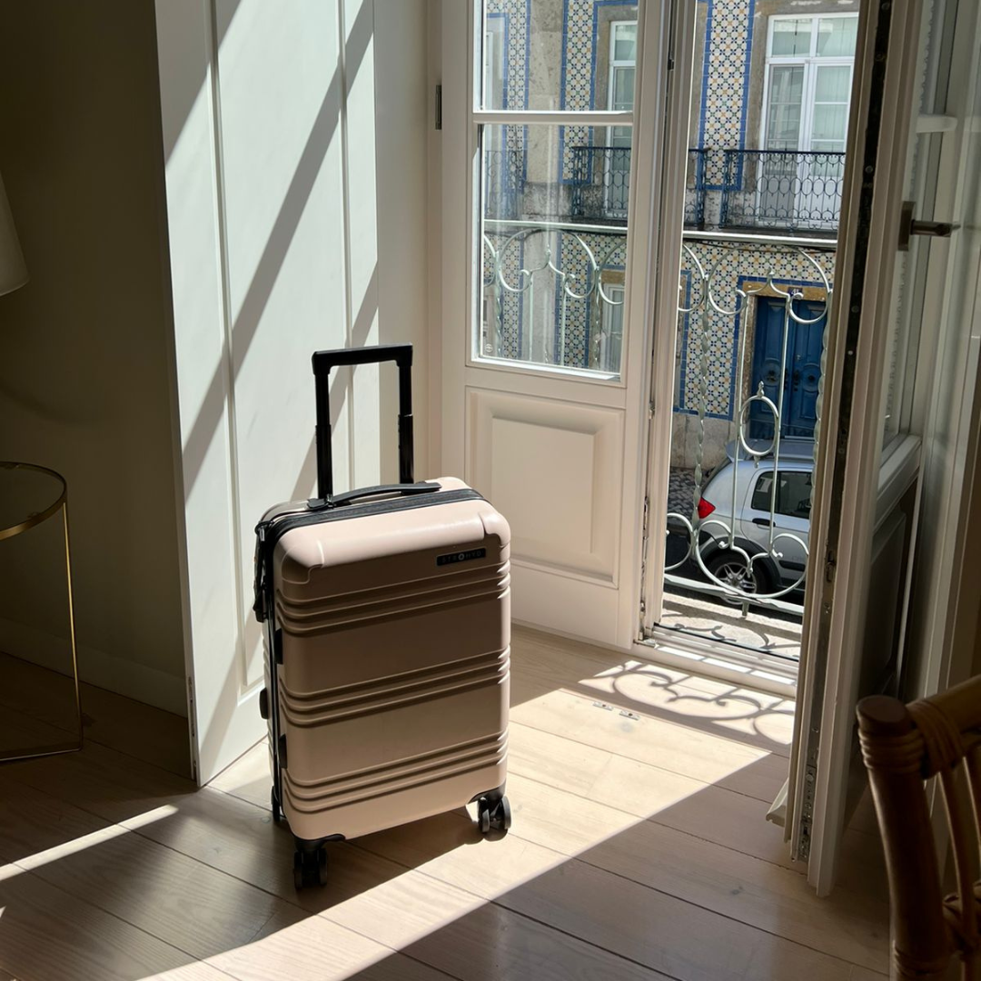 10 Hacks compartidos por azafatas para viajar como un experto