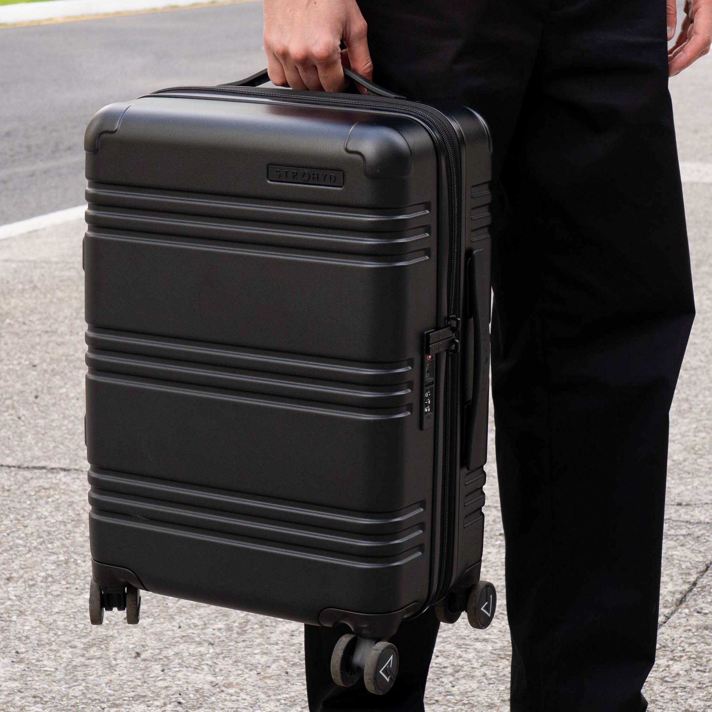 STRAHYD MAX, Maleta Expandible, Carry-On, color negro, Asa superior y lateral con diseño ergonómico, ruedas Spinner 360° Hinomoto Silent-Run, candado TSA
