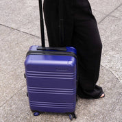 STRAHYD MAX - Maleta Expandible Carry-On, color morado, ruedas Spinner 360° Hinomoto Silent-Run, mango telescópico de aluminio con múltiples niveles