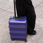 STRAHYD MAX - Maleta Expandible Carry-On, color morado, ruedas Spinner 360° Hinomoto Silent-Run, mango telescópico de aluminio con múltiples niveles